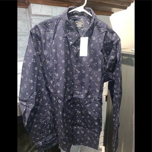 Men’s A&F long sleeve button down dress shirt